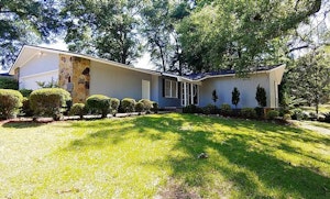 //hemlane-production.s3.amazonaws.com/uploads/property_listing_photos/e3d7aff9-1b4c-4934-8882-66400955c5ad/Screenshot 2026-02-04 092946.jpg