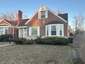 //hemlane-production.s3.amazonaws.com/uploads/property_listing_photos/e6772c8f-d751-48a9-8fee-92013693ff5f/Photo Jan 13 2026, 4 55 35 PM.jpg