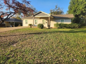 //hemlane-production.s3.amazonaws.com/uploads/property_listing_photos/e74da854-d361-4e0c-bc3a-5fd8587284ee/20241102_173408 - Copy.jpg