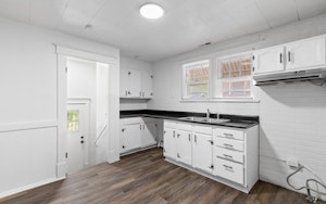 //hemlane-production.s3.amazonaws.com/uploads/property_listing_photos/e8369f49-3760-4a87-adfc-10faec0a490f/7918 Page Avenue-12.jpg