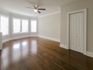 //hemlane-production.s3.amazonaws.com/uploads/property_listing_photos/e8479164-2346-42c6-90c8-18b4fa7ffa9b/large (2).jpg