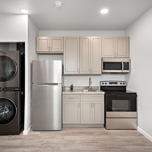 //hemlane-production.s3.amazonaws.com/uploads/property_listing_photos/e880fc2b-4d68-48e6-ac53-944ea19be76a/4-web-or-mls-John Tohme - 2813 Church St C and D HDR-145.jpg