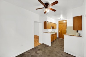 //hemlane-production.s3.amazonaws.com/uploads/property_listing_photos/e9aff78b-6315-4d3d-8d64-9ae373c86b11/Merrill Pic 8.jpeg