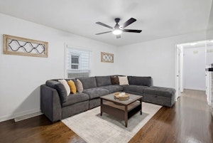 //hemlane-production.s3.amazonaws.com/uploads/property_listing_photos/e9bf49ab-9fd3-430b-a699-7c5675dd933a/5 (2).PNG