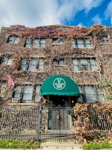 //hemlane-production.s3.amazonaws.com/uploads/property_listing_photos/eb529a02-03c5-4f18-8d0b-5e10a3046bb7/9 image229.jpeg