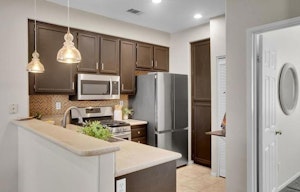 //hemlane-production.s3.amazonaws.com/uploads/property_listing_photos/ebaba5a5-2557-4967-a5b6-e897ae14c73c/05.jpg