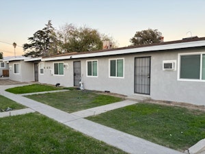 //hemlane-production.s3.amazonaws.com/uploads/property_listing_photos/ebebd095-998b-4917-aef4-233ff8397cc5/3rd st.jpg