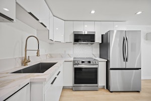 //hemlane-production.s3.amazonaws.com/uploads/property_listing_photos/ef1845da-6720-471b-9804-3d97e5c816bd/original (41).jpg