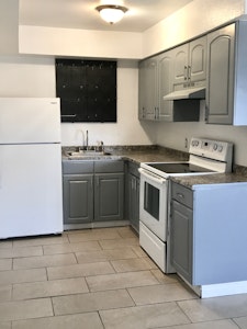 //hemlane-production.s3.amazonaws.com/uploads/property_listing_photos/ef5c82d4-0da8-4346-b915-2591689d6be6/IMG_1854 (1).jpeg