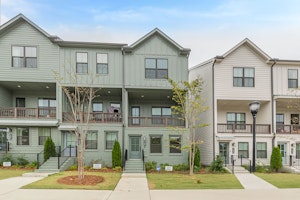 //hemlane-production.s3.amazonaws.com/uploads/property_listing_photos/ef68197f-9ff7-4039-aa37-917e79d95ef5/1-web-or-mls-Item Removal.jpg