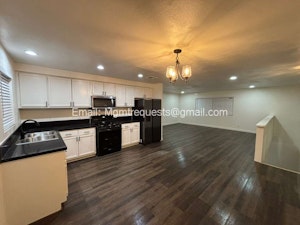 //hemlane-production.s3.amazonaws.com/uploads/property_listing_photos/efc1bca2-eecb-43c1-94a6-9351b3529aff/PHOTO-2026-04-27-13-51-26.jpg