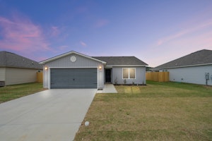 //hemlane-production.s3.amazonaws.com/uploads/property_listing_photos/f0dde0d9-677d-41ef-9aaa-b626aad47bf6/209 Clear Creek Dr-21.jpg