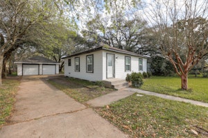 //hemlane-production.s3.amazonaws.com/uploads/property_listing_photos/f1494969-cf0d-407e-ad55-a6ff5dae5b35/3/422 19th Ave N-3.jpg