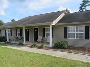//hemlane-production.s3.amazonaws.com/uploads/property_listing_photos/f176a33f-5184-4f71-ae4b-003699ce0f9b/Glennbrook 1.1.jpeg