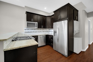 //hemlane-production.s3.amazonaws.com/uploads/property_listing_photos/f80876a7-24b5-43be-8264-b0cb3f73128b/3.jpg