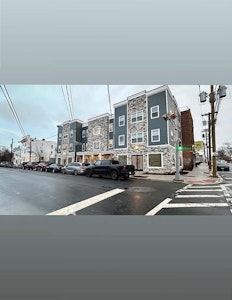 //hemlane-production.s3.amazonaws.com/uploads/property_listing_photos/f993d5f4-557e-44c4-a31c-5149b0d760a5/275 Facade Photo.pdf